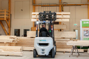 03_Beginn_Zusammenbau_Waende_20220309_JSpicselweb_1DX_0108